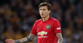 Trái ngược với Maguire, Lindelof 'xả thân' bắt cướp tại quê nhà Trái ngược với Maguire, Lindelof 'xả thân' bắt cướp tại quê nhà