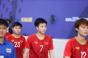 HLV Mai Đức Chung: 'CLB Bồ Đào Nha đã có tính toán khi mời 2 tuyển thủ Việt Nam sang thi đấu' HLV Mai Đức Chung: 'CLB Bồ Đào Nha đã có tính toán khi mời 2 tuyển thủ Việt Nam sang thi đấu'