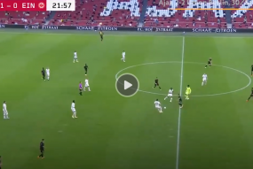 VIDEO: Lên giữa sân phá bóng, mục tiêu của Chelsea hóa thân thành Neuer