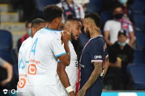 Vừa tái xuất sân cỏ, Neymar đã bị đuổi khỏi sân trong trận cầu có 5 tấm thẻ đỏ Vừa tái xuất sân cỏ, Neymar đã bị đuổi khỏi sân trong trận cầu có 5 tấm thẻ đỏ
