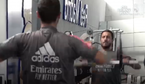 VIDEO: Bị chê béo, Hazard lao vào tập gym 'điên cuồng' để lấy lại vóc dáng VIDEO: Bị chê béo, Hazard lao vào tập gym 'điên cuồng' để lấy lại vóc dáng
