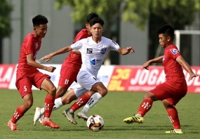 Em họ Công Phượng được HLV châu Âu hết lời ca ngợi sau màn trình diễn sáng chói Em họ Công Phượng được HLV châu Âu hết lời ca ngợi sau màn trình diễn sáng chói