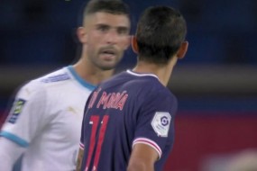 'Phun mưa' vào mặt đối thủ, sao PSG nhận cái kết cực đắng 'Phun mưa' vào mặt đối thủ, sao PSG nhận cái kết cực đắng