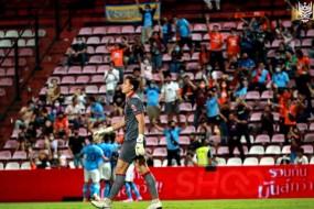 Văn Lâm mắc lỗi, Muangthong United vẫn giành trọn 3 điểm trước đại gia Thai League Văn Lâm mắc lỗi, Muangthong United vẫn giành trọn 3 điểm trước đại gia Thai League