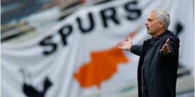 Tức tối vì để hoà phút cuối, Mourinho hướng sự chỉ trích sang Man Utd Tức tối vì để hoà phút cuối, Mourinho hướng sự chỉ trích sang Man Utd