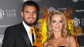 Vợ thủ thành Sergio Romero nổi đoá: 'Hãy để chồng tôi rời khỏi Man Utd' Vợ thủ thành Sergio Romero nổi đoá: 'Hãy để chồng tôi rời khỏi Man Utd'