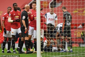 Bênh trọng tài vì rút thẻ đỏ với Martial, fan Man Utd đòi tước băng thủ quân của 'gã hề' Maguire Bênh trọng tài vì rút thẻ đỏ với Martial, fan Man Utd đòi tước băng thủ quân của 'gã hề' Maguire