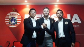 Cầu thủ nhập tịch hứa sẽ giúp Indonesia chiếm ngôi vương AFF Cup của Việt Nam Cầu thủ nhập tịch hứa sẽ giúp Indonesia chiếm ngôi vương AFF Cup của Việt Nam