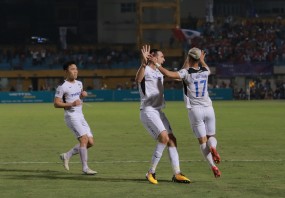 Mất 2 trụ cột quan trọng, HAGL đối mặt với CLB Hà Nội với hàng thủ mong manh Mất 2 trụ cột quan trọng, HAGL đối mặt với CLB Hà Nội với hàng thủ mong manh