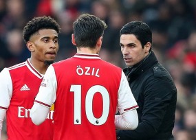 Người đại diện Ozil: 'HLV Arteta nói cậu ấy thiếu chuyên môn là không trung thực' Người đại diện Ozil: 'HLV Arteta nói cậu ấy thiếu chuyên môn là không trung thực'