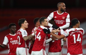HLV Arteta: 'Arsenal đã bị trọng tài cướp trắng bàn thắng vào lưới Leicester' HLV Arteta: 'Arsenal đã bị trọng tài cướp trắng bàn thắng vào lưới Leicester'