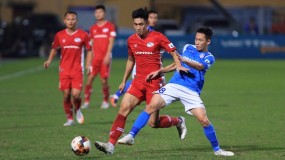 HLV Viettel: 'Chúng tôi thà thắng 1-0 để vô địch còn hơn thắng đậm mà lại về nhì' HLV Viettel: 'Chúng tôi thà thắng 1-0 để vô địch còn hơn thắng đậm mà lại về nhì'