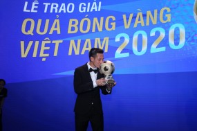 Cựu danh thủ tiết lộ: 'ĐTVN không đá giúp Văn Quyết đoạt QBV' Cựu danh thủ tiết lộ: 'ĐTVN không đá giúp Văn Quyết đoạt QBV'