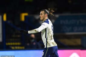 VIDEO: Gareth Bale tỏa sáng, Tottenham nhọc nhằn lội ngược dòng đội bóng hạng Nhất VIDEO: Gareth Bale tỏa sáng, Tottenham nhọc nhằn lội ngược dòng đội bóng hạng Nhất