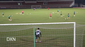 VIDEO: Lee Nguyễn thể hiện đẳng cấp trước Bùi Tiến Dũng trên chấm đá phạt VIDEO: Lee Nguyễn thể hiện đẳng cấp trước Bùi Tiến Dũng trên chấm đá phạt