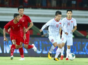 Lạ lùng Indonesia: Đá giao hữu với người nổi tiếng để chuẩn bị cho trận tái đấu ĐT Việt Nam Lạ lùng Indonesia: Đá giao hữu với người nổi tiếng để chuẩn bị cho trận tái đấu ĐT Việt Nam