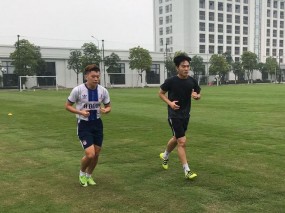 Xuân Trường có hành động ý nghĩa cùng 'thần y' ĐT Việt Nam Choi Ju-Young Xuân Trường có hành động ý nghĩa cùng 'thần y' ĐT Việt Nam Choi Ju-Young