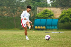 Sao trẻ Viettel: 'Tôi sẽ rất hãnh diện nếu trở thành cầu thủ đầu tiên của CLB xuất ngoại' Sao trẻ Viettel: 'Tôi sẽ rất hãnh diện nếu trở thành cầu thủ đầu tiên của CLB xuất ngoại'