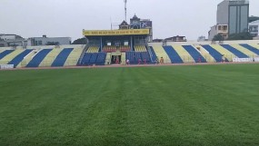 VIDEO: Mặt cỏ sân Thanh Hóa đẹp như châu Âu trước thềm V.League trở lại VIDEO: Mặt cỏ sân Thanh Hóa đẹp như châu Âu trước thềm V.League trở lại