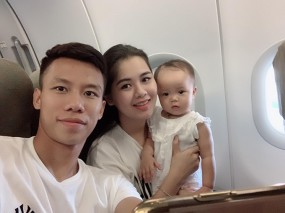 VIDEO: Con gái Quế Ngọc Hải siêu dễ thương, mừng rỡ khi thấy bố trên TV VIDEO: Con gái Quế Ngọc Hải siêu dễ thương, mừng rỡ khi thấy bố trên TV