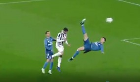 VIDEO: Ronaldo đăng tải clip '2 phút hơn' để kỷ niệm 770 bàn thắng trong sự nghiệp VIDEO: Ronaldo đăng tải clip '2 phút hơn' để kỷ niệm 770 bàn thắng trong sự nghiệp