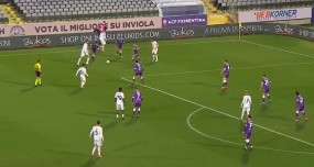 VIDEO: Ibrahimovic bị khung gỗ từ chối siêu phẩm vẩy má ngoài tuyệt đỉnh VIDEO: Ibrahimovic bị khung gỗ từ chối siêu phẩm vẩy má ngoài tuyệt đỉnh