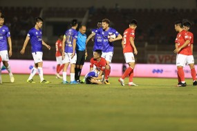 Highlights TPHCM 0-3 Hà Nội: Mọi con mắt hướng về phía Hùng Dũng Highlights TPHCM 0-3 Hà Nội: Mọi con mắt hướng về phía Hùng Dũng