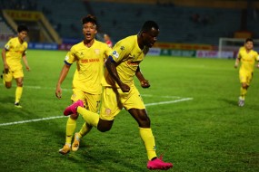 Highlights CLB Nam Định 1-0 Bình Định: Ngoại binh tiếp tục tỏa sáng Highlights CLB Nam Định 1-0 Bình Định: Ngoại binh tiếp tục tỏa sáng