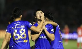 VIDEO: Duy Mạnh ghi bàn mở tỷ số, lập tức cầu nguyện cho Hùng Dũng VIDEO: Duy Mạnh ghi bàn mở tỷ số, lập tức cầu nguyện cho Hùng Dũng