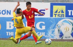 VIDEO: U15 SLNA và những pha bóng bạo lực nhất giải trẻ với U15 Viettel VIDEO: U15 SLNA và những pha bóng bạo lực nhất giải trẻ với U15 Viettel