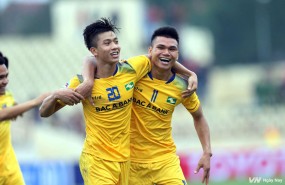 Cựu HLV SLNA: 'Ở lò SLNA, chúng tôi không dạy các cháu đá bậy bạ' Cựu HLV SLNA: 'Ở lò SLNA, chúng tôi không dạy các cháu đá bậy bạ'