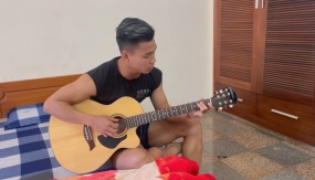 VIDEO: Văn Thanh khiến fan nữ đổ gục khi vừa đánh guitar vừa khoe giọng hát VIDEO: Văn Thanh khiến fan nữ đổ gục khi vừa đánh guitar vừa khoe giọng hát