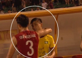 Video: Quế Ngọc Hải, Trọng Hoàng động viên SLNA sau thất bại, thắm tình xứ Nghệ Video: Quế Ngọc Hải, Trọng Hoàng động viên SLNA sau thất bại, thắm tình xứ Nghệ