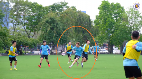 VIDEO: Thua quá nhiều, Hà Nội FC chuyển sang chơi ... bóng ném? VIDEO: Thua quá nhiều, Hà Nội FC chuyển sang chơi ... bóng ném?