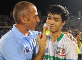 Thầy cũ Công Phượng khẳng định HAGL sẽ vô địch V-League, làm nên lịch sử Thầy cũ Công Phượng khẳng định HAGL sẽ vô địch V-League, làm nên lịch sử