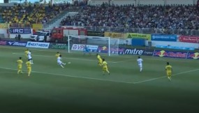VIDEO: Văn Thanh hóa thần gió, Công Phượng dứt điểm lạnh lùng vào lưới Nam Định VIDEO: Văn Thanh hóa thần gió, Công Phượng dứt điểm lạnh lùng vào lưới Nam Định