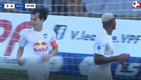 VIDEO: Văn Toàn kỷ niệm ngày sinh nhật bằng bàn thắng ý nghĩa vào lưới Nam Định VIDEO: Văn Toàn kỷ niệm ngày sinh nhật bằng bàn thắng ý nghĩa vào lưới Nam Định
