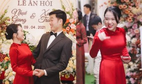 Vợ sắp cưới của Xuân Trường tạo dáng Hiphop never die, lấy em không bao giờ sai! Vợ sắp cưới của Xuân Trường tạo dáng Hiphop never die, lấy em không bao giờ sai!