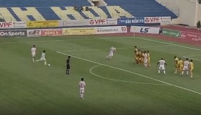 VIDEO: Công Phượng sút phạt trúng xà ngang, mất siêu phẩm đẳng cấp thế giới VIDEO: Công Phượng sút phạt trúng xà ngang, mất siêu phẩm đẳng cấp thế giới