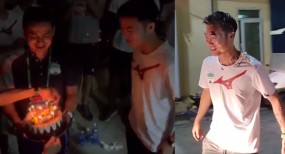 VIDEO: Xuân Trường lấm lem do 'lĩnh trọn' chiếc bánh mừng sinh nhật VIDEO: Xuân Trường lấm lem do 'lĩnh trọn' chiếc bánh mừng sinh nhật