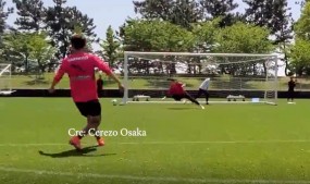 VIDEO: Đặng Văn Lâm liên tục thủng lưới vì bị đồng đội tại Cerezo Osaka sút khó VIDEO: Đặng Văn Lâm liên tục thủng lưới vì bị đồng đội tại Cerezo Osaka sút khó