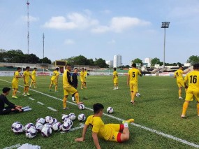 VIDEO: Cầu thủ SLNA nhảy nhót hài hước, lạc quan trong khi cách ly y tế VIDEO: Cầu thủ SLNA nhảy nhót hài hước, lạc quan trong khi cách ly y tế