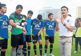 Kiatisak hoá quân sư khi hiến kế giúp ĐT Thái Lan giải bài toán khó ở VL World Cup 2022 Kiatisak hoá quân sư khi hiến kế giúp ĐT Thái Lan giải bài toán khó ở VL World Cup 2022
