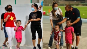 Ông Park khiến Kiều bào Việt Nam ở UAE xúc động với sự ấm áp của mình Ông Park khiến Kiều bào Việt Nam ở UAE xúc động với sự ấm áp của mình