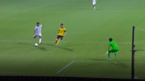 VIDEO: Tiền đạo số một UAE dứt điểm lạnh lùng hạ gục Malaysia, cảnh báo ĐT Việt Nam VIDEO: Tiền đạo số một UAE dứt điểm lạnh lùng hạ gục Malaysia, cảnh báo ĐT Việt Nam
