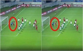 Cảm động: 'Kepa Indonesia' giúp Công Phượng phá bẫy việt vị để ghi bàn Cảm động: 'Kepa Indonesia' giúp Công Phượng phá bẫy việt vị để ghi bàn
