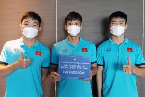 Nhận thưởng tiền tỉ, tuyển Việt Nam có hành động 'không thể ý nghĩa hơn' Nhận thưởng tiền tỉ, tuyển Việt Nam có hành động 'không thể ý nghĩa hơn'
