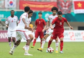 Cựu sao UAE lớn tiếng khiêu chiến, bào chữa trận thua Việt Nam chỉ là tai nạn Cựu sao UAE lớn tiếng khiêu chiến, bào chữa trận thua Việt Nam chỉ là tai nạn