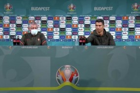 Ronaldo hành động cực chất khiến fan ngả mũ thán phục Ronaldo hành động cực chất khiến fan ngả mũ thán phục