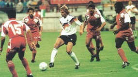 VIDEO: Bàn thắng 'lịch sử' của UAE vào lưới Tây Đức - World Cup 1990 VIDEO: Bàn thắng 'lịch sử' của UAE vào lưới Tây Đức - World Cup 1990